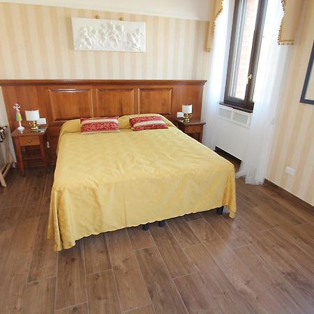 Area Sacra Relais Bed and Breakfast Rome Kamer foto